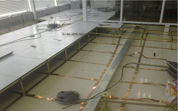 地面防静电地板的铺装方法